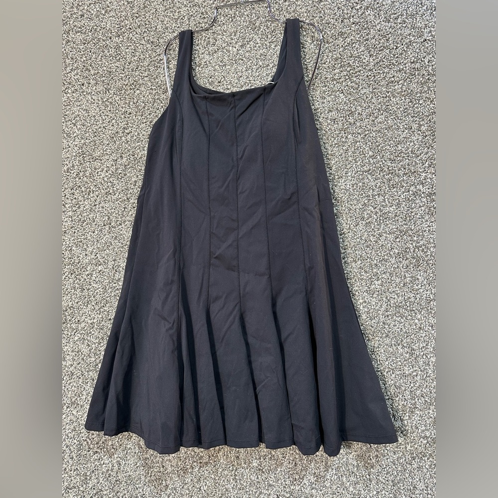 NWT Tennis Dress with Built-in Bra & Shorts Size Large - Picture 4 of 10